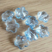 Kunststof kraal bloem blauw