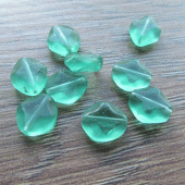 basic-glaskraaltje-ruitvormig-groen