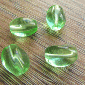 groene-glaskraal-ovaal-met-twist