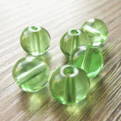 groene-glaskraal-rond-8mm-sieraden-maken