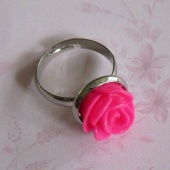 ring met zetting en bloem