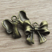 Bronskleurig bedeltje strik sieradenhobby