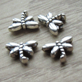 Metalen kraaltje libelle