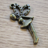 Bedeltje brons elfje fairy