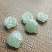 Top drilled glaskraal blaadje