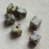 Jaspis kraal dalmatiër kubus
