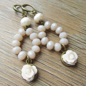 lila-oorbellen-met-bloem